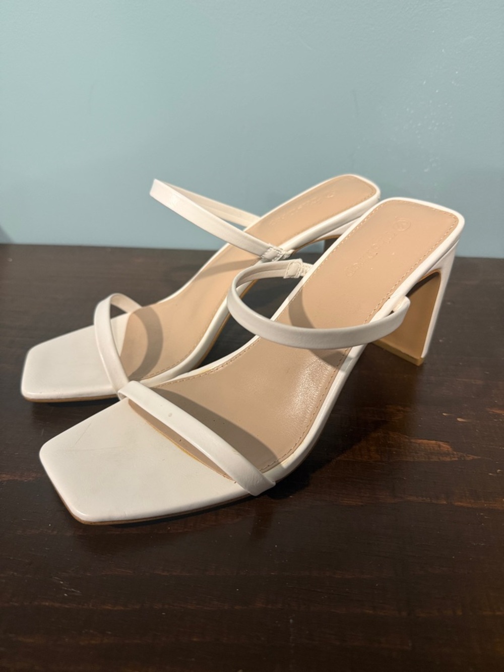 Minimalist White Square-Toe Block Heel Sandals